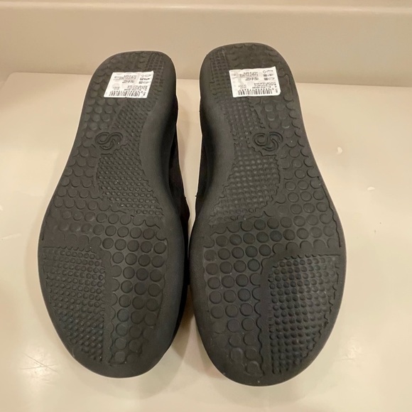 Clarks Women's Sillian 2.0 Ease Slip On Loafer - Picture 12 of 15